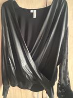 Neuwertig. Schwarzes Shirt mit eleganten Ärmeln. Lederoptik 48Bod Baden-Württemberg - Göppingen Vorschau