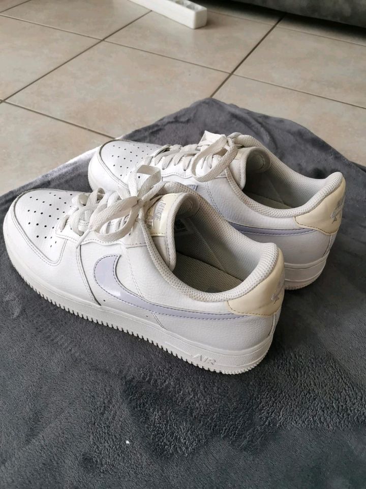 NIKE Air Force 1 Sneaker Low Gr. 42 white coconut purple in Fürth