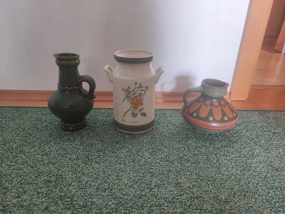 Krüge und Vasen aus Ton in Karlsdorf-Neuthard