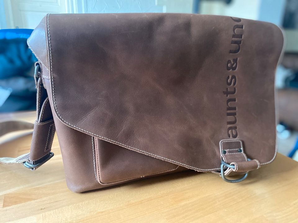 AUNTS & UNCLES Büffelledertasche wie Neu in Gronau (Leine)