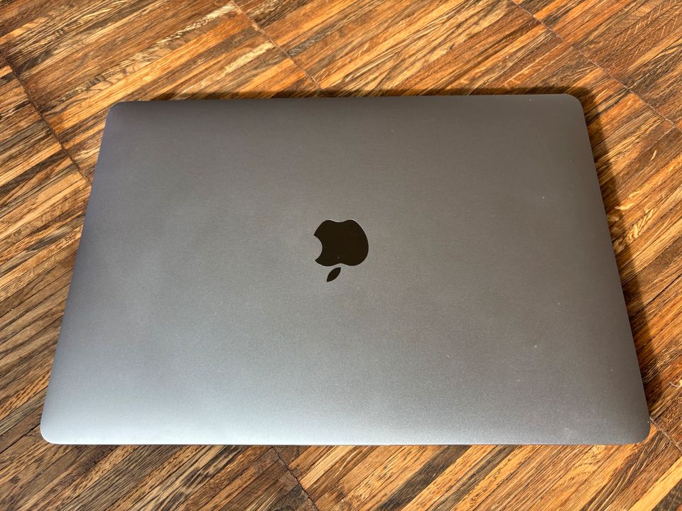 MacBook Pro M1 in OVP, guter Zustand in Hilden