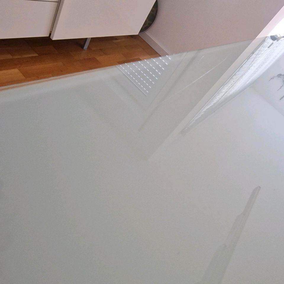 Ess-Tisch Ausziehbar 160 / 210cm Weiß Hochglanz Tischplatte Glas in Magstadt