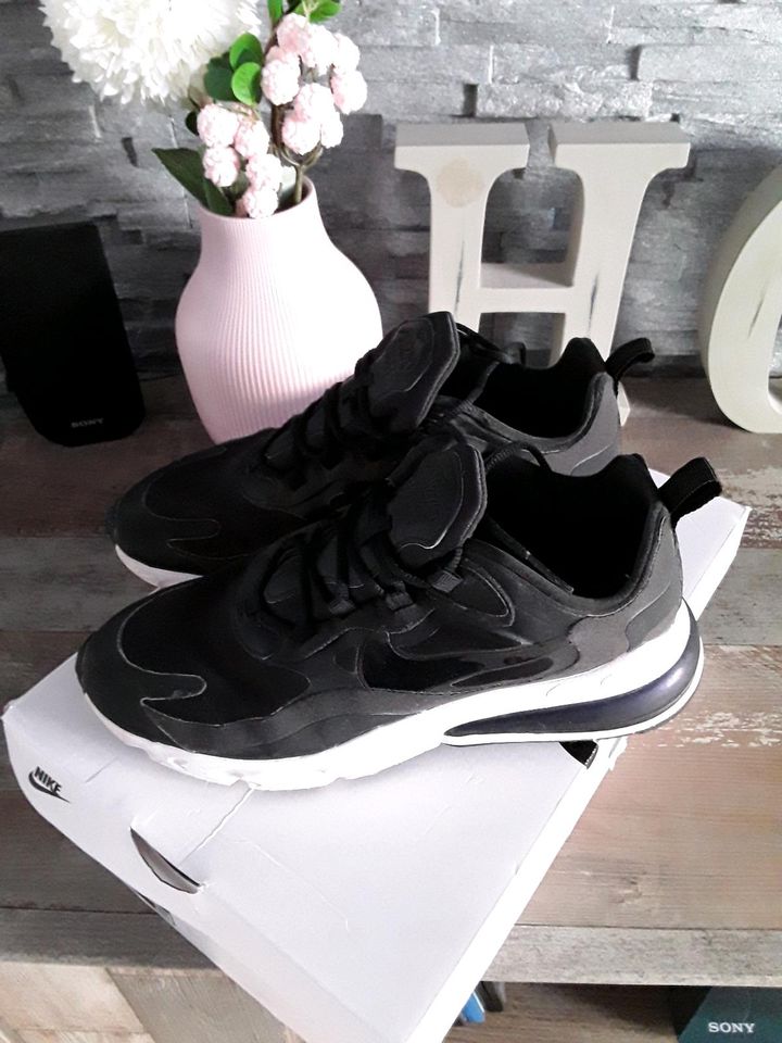 Nike Air Max 270 REACT GR.40 SCHWARZ WIE NEU in Uedem