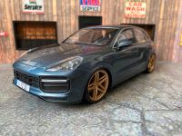 Porsche Cayenne Turbo S Minichamps 1:18 Tuning Umbau 1 of 300 Thüringen - Erfurt Vorschau