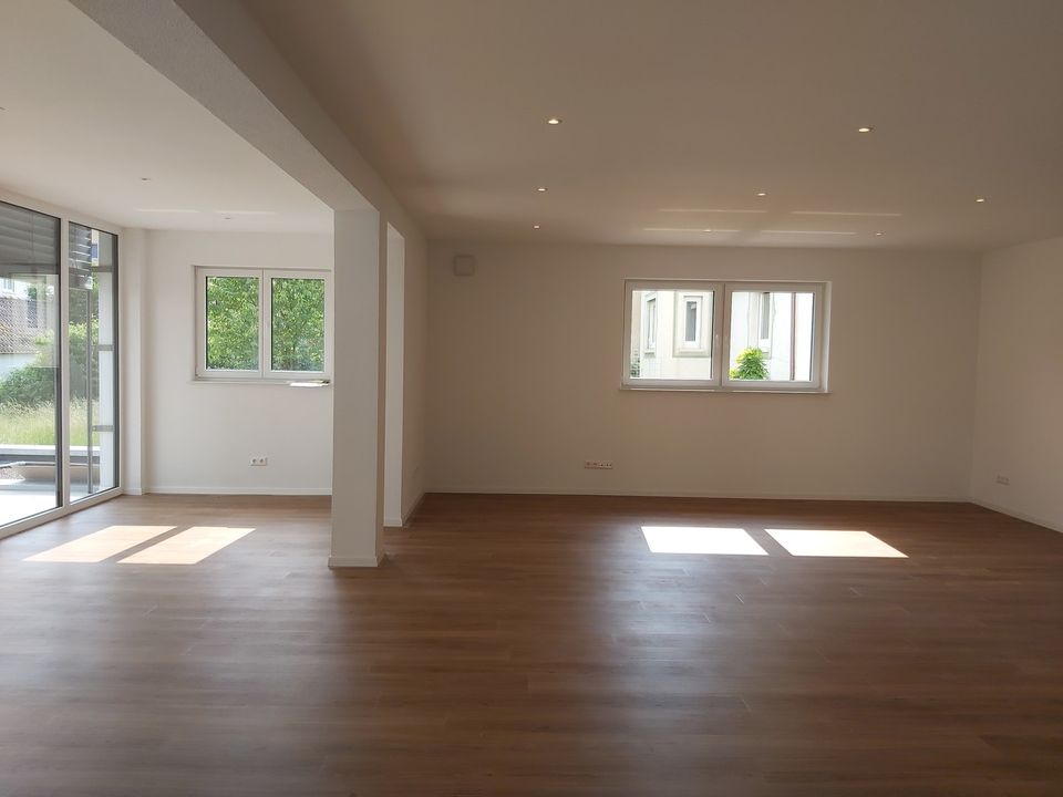 3,5 Zimmer EG-Neubauwohnung, gehobene Ausstattung mit Terrasse ab 01.08.2024 oder früher in Friedrichshafen