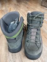 Lowa - Wanderschuhe, Größe 44 Niedersachsen - Südbrookmerland Vorschau