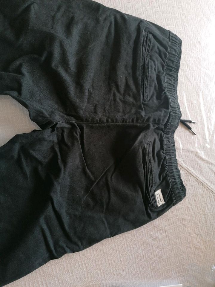 Jack & Jones schwarze Stoffhose Gr,. 32/ 32 in Blomberg