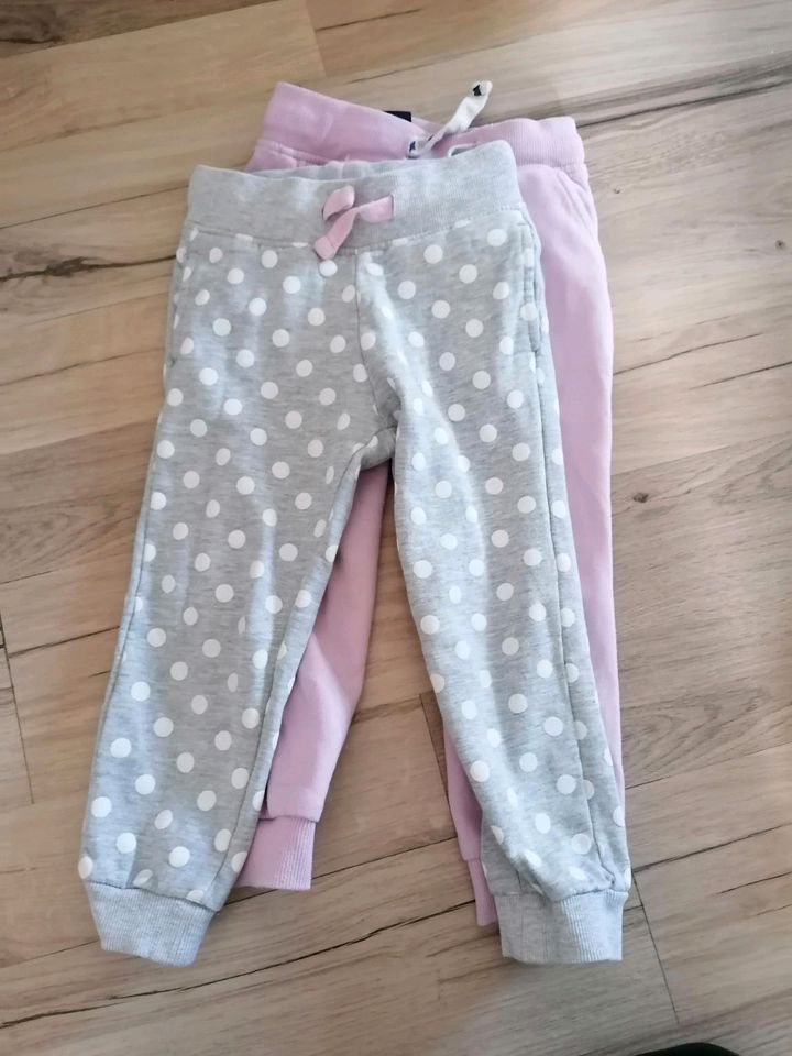 4 Mädchen Hosen Set 98 Jogginghose Leggins in Leipzig