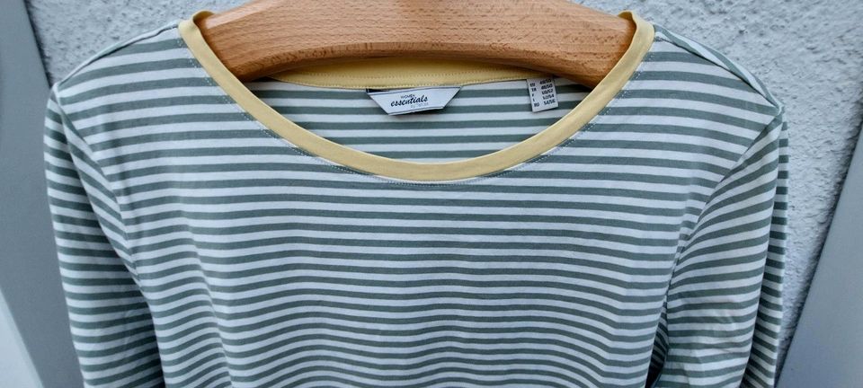Tchibo Shirts 2 Stück gestreift neuwertig ❤️ in Breuna