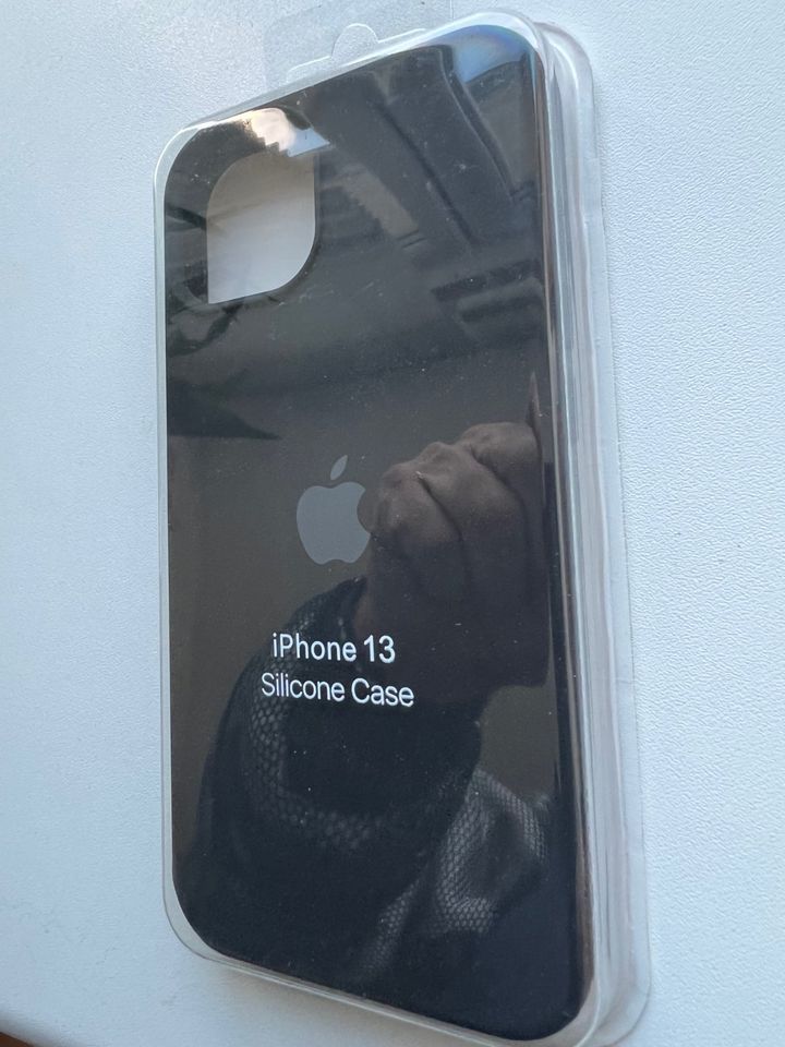 Silikon-Case für iPhone13 in Schwarz, Fabrikneu! in Berlin