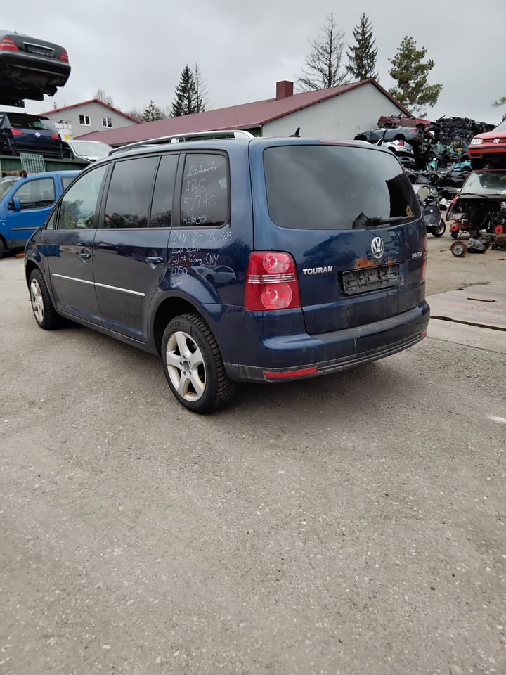 Schlachtfest Ersatzteile VW Touran 2009 2,0 TDI LD5Q KNY in Schwabmünchen