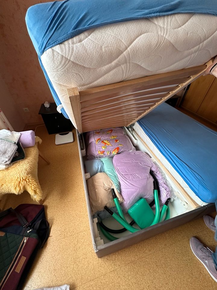 Doppelbett mit Bettkasten in Blaufelden