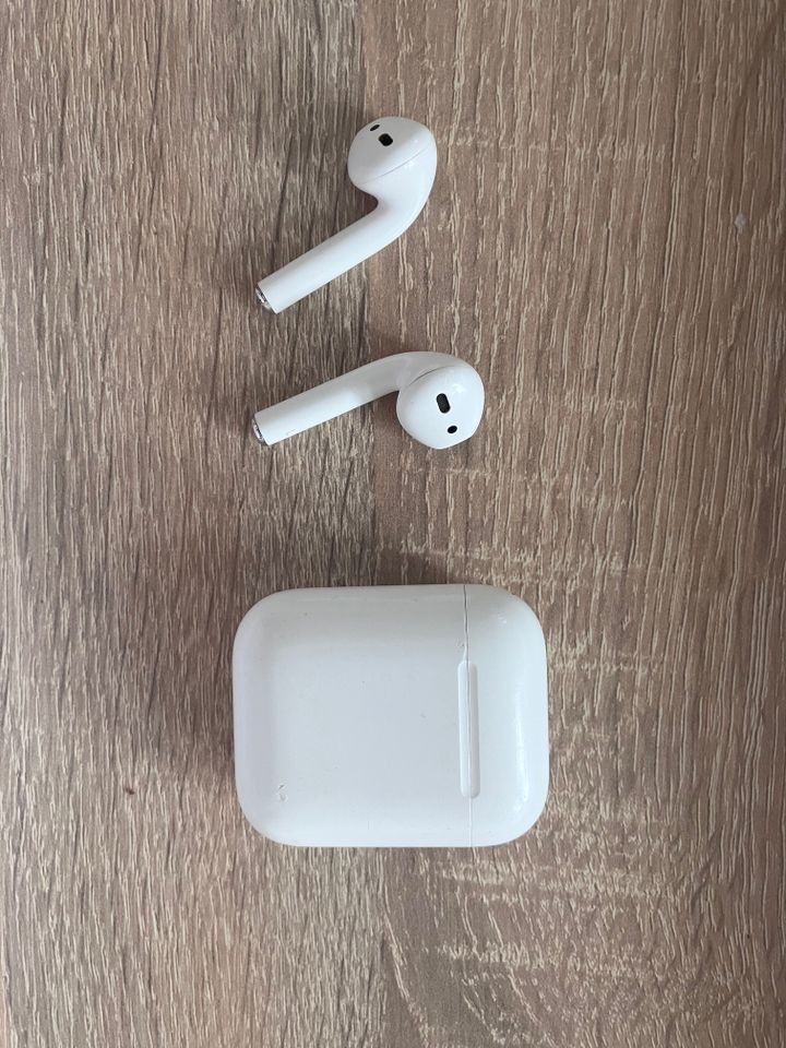 Apple AirPods (2. Gen) mit Ladecase - nur links funktioniert in München