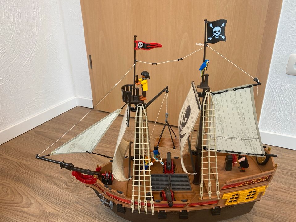 Großes Piratenschiff von Playmobil 5135 Neuwertig in Menden