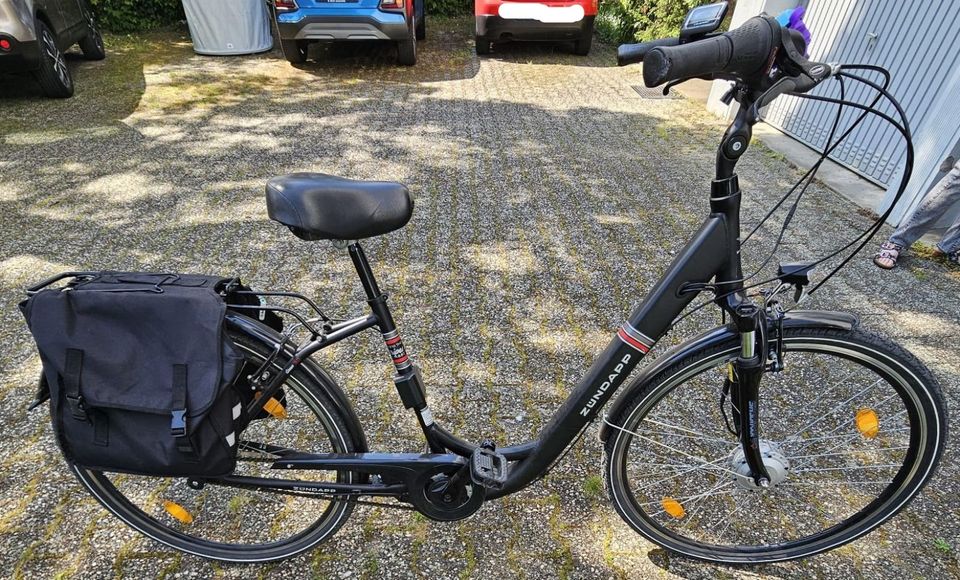 E-Bike Zündapp Green 3.0, 28“, inkl. 2. Akku und Packtasche in Wiesbaden