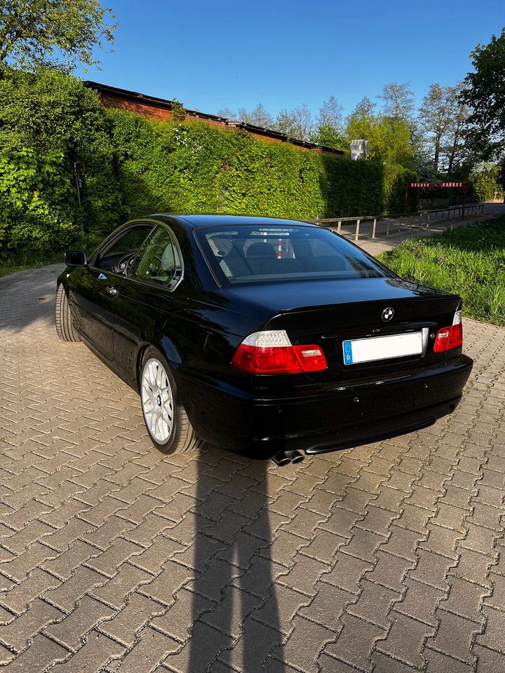 BMW E46 Coupe 325ci mit M Paket Automatik in Landshut