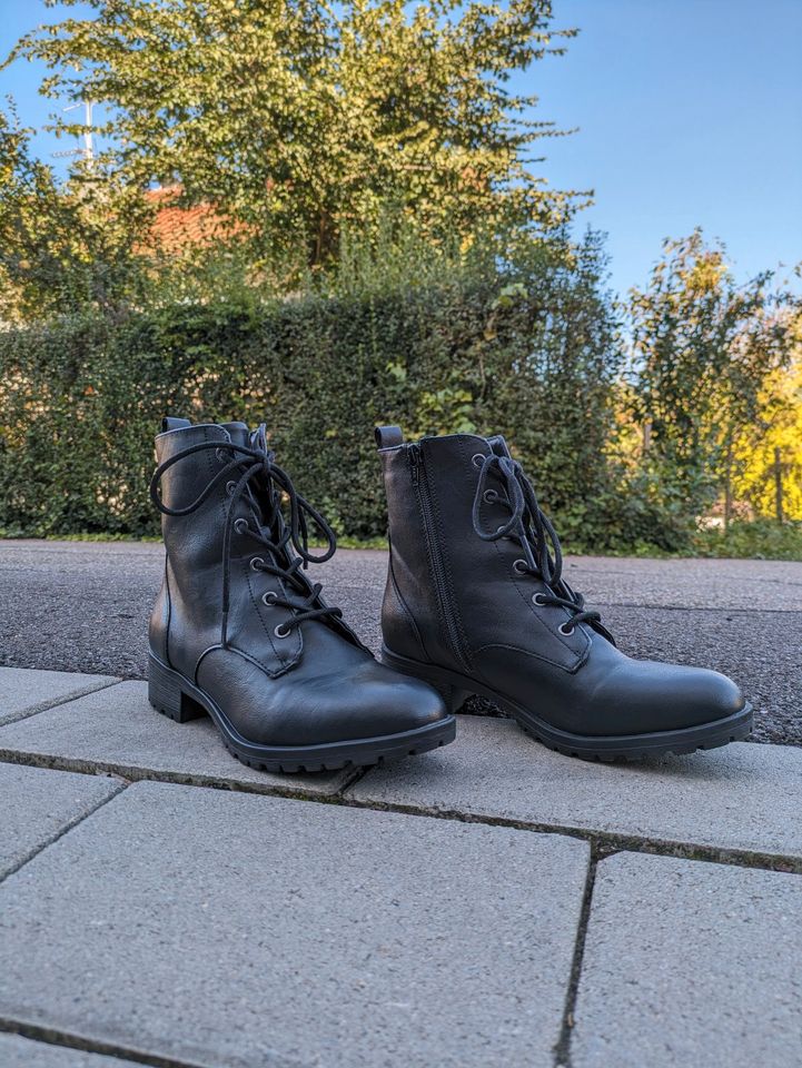 Schwarze Stiefeletten ohne Absatz aus Kunstleder in Baden-Württemberg -  Haslach im Kinzigtal | eBay Kleinanzeigen ist jetzt Kleinanzeigen