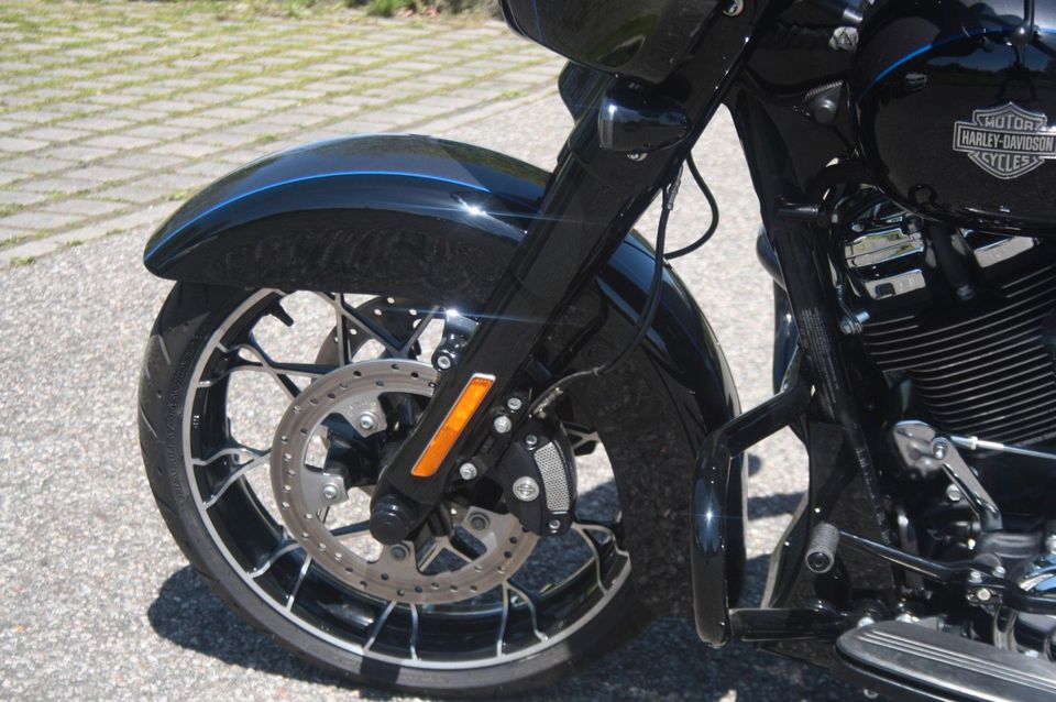 Harley-Davidson Street Glide 114 ci mit Gewährleistung in Mühldorf a.Inn