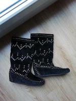 ASH Damenstiefel Gr. 39 schwarz Wildleder Nieten innen Absatz 5cm Stuttgart - Stuttgart-Mitte Vorschau