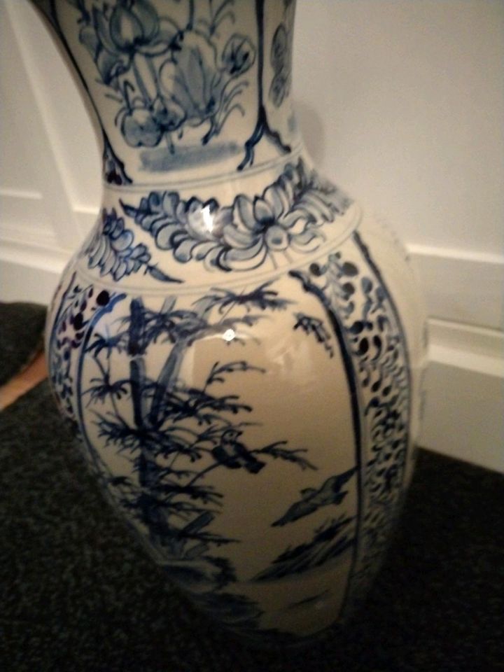 China Vase groß blau weiß porzellan in Berlin