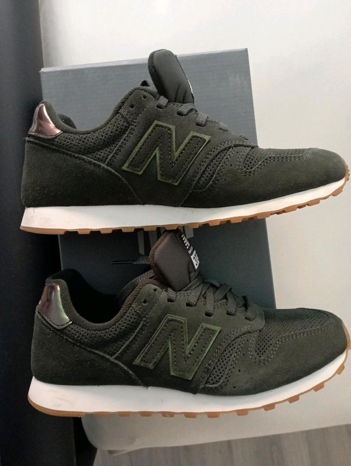 New Balance Damenschuhe neuwertig in Ölbronn-Dürrn