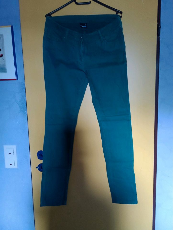 NEU !! Jeans in Grün Gr.40 ungetragen. in Hambergen