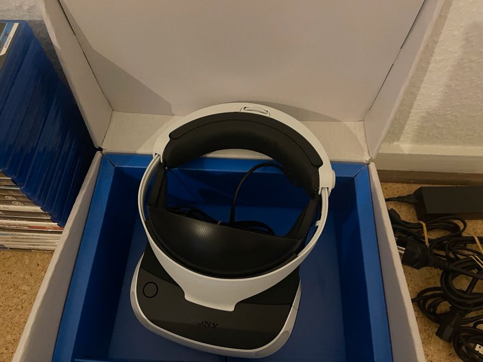 PlayStation 4 Pro VR-Brille 2 Controller 20 Spiele in Bad Bramstedt