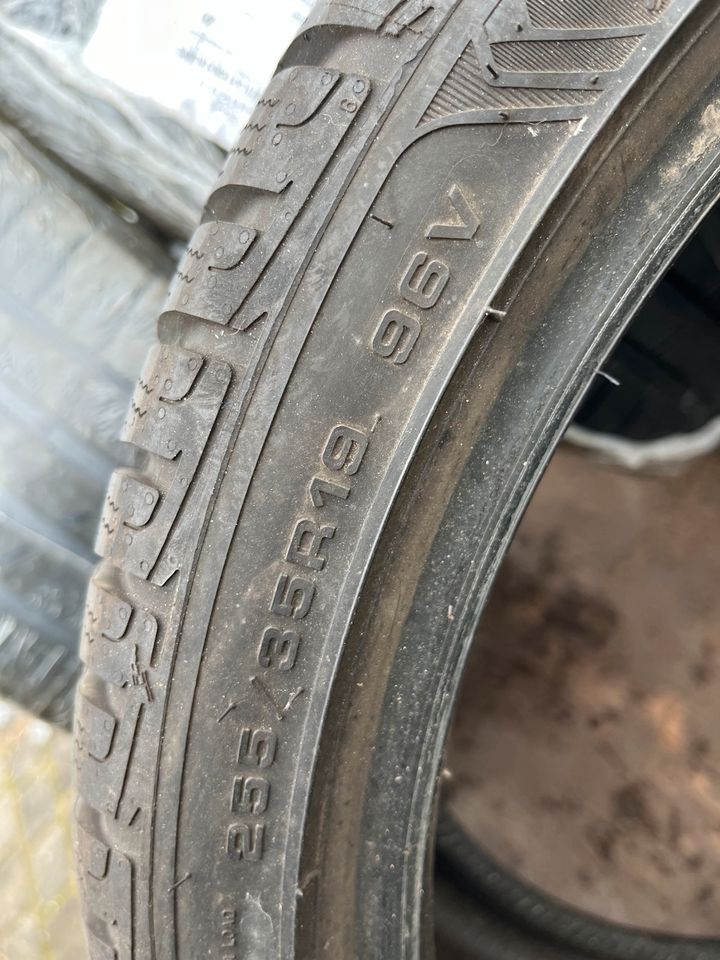 Winterreifen Goodyear 255/35 R19 in Biederitz