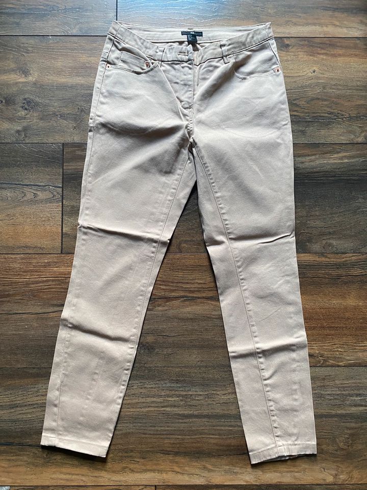 Jeans, verschiedene Marken, Gr. 36 / 38 in Niedererbach