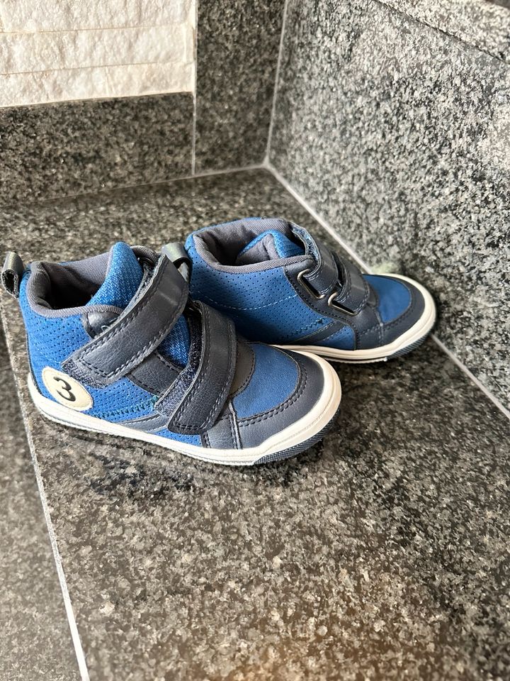 Kinder Turnschuhe von Walkx in Größe 25 in Bokensdorf