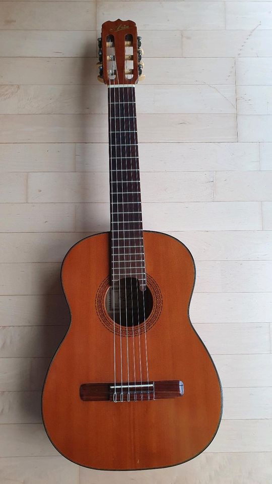Aria A561 Gitarre 1/2 bis 3/4 gut erhalten in Ahrensbök