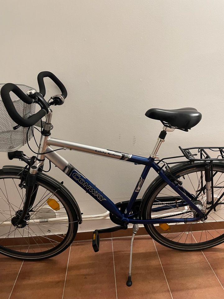 2 Conway Damen und Herren Fahrrad 28 Zoll in Berlin