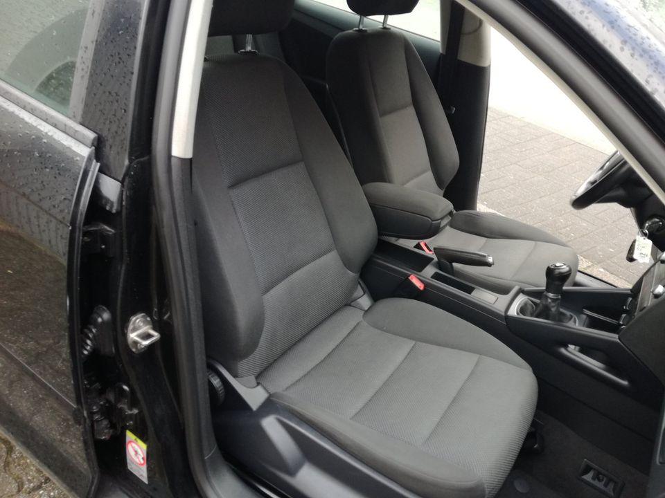 Audi A3 1,6 75 KW Sportback Klima Sitzheizung PDC Tempomat 1.Hd in Soest