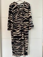 Luftiges Wickelkleid mit einer Animal Print - elegant & bequem Hessen - Hünfeld Vorschau
