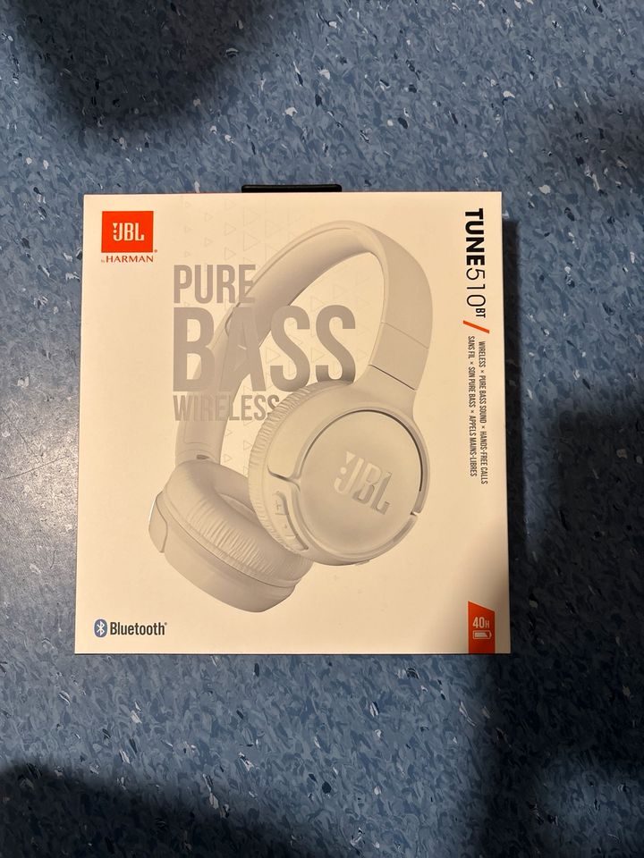 JBL Tune510 Bluetooth Headphones in Deggendorf