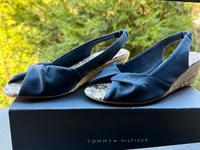 Tommy Hilfiger Schuhe Gr 39 Sandalen Wedges Sonmerschuhe Nordrhein-Westfalen - Hamm Vorschau