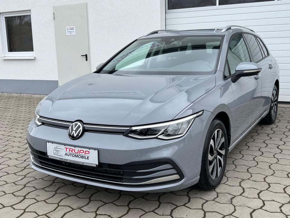 Volkswagen Golf VIII 1.5 eTSI/LED/AHK/Pano/Standh/ACC/R-Kam in Hünfeld