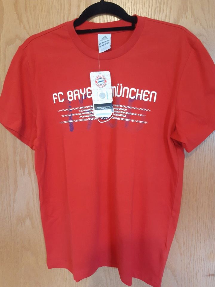 T-Shirt original Bayern München Fan-Artikel von ADIDAS nagelneu in München