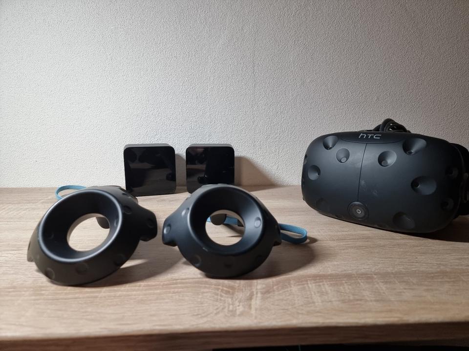 VR Headset/System - HTC VIVE 1 mit Lighthouse Basis Stationen in Vreden