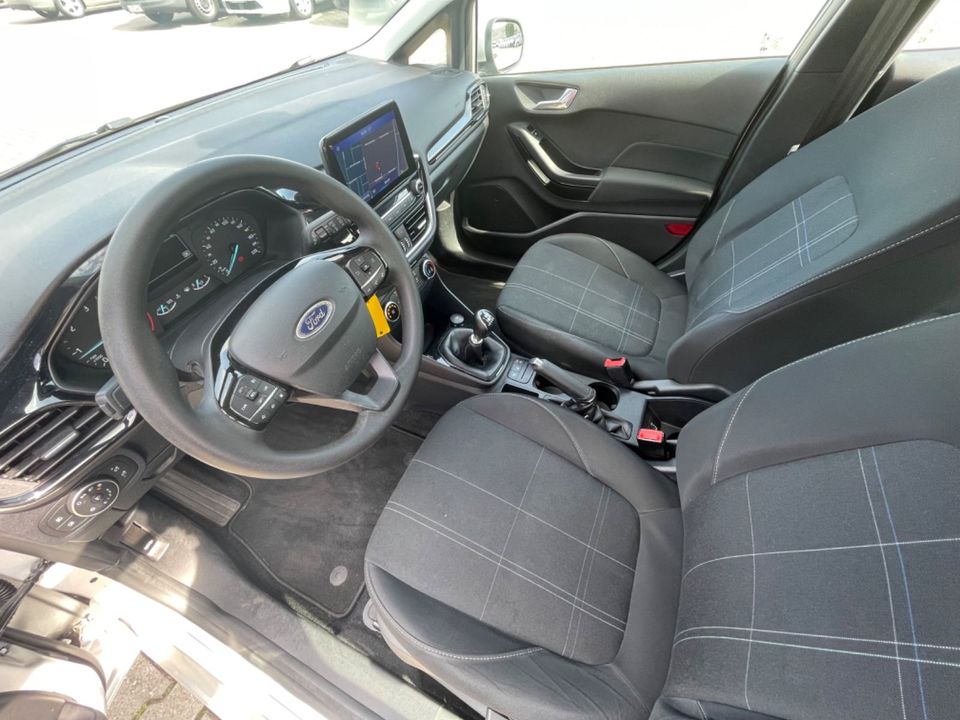 Ford Fiesta Cool & Connect*NAV*PDC*KLIMA*SPUR*TEMPO in Kerpen