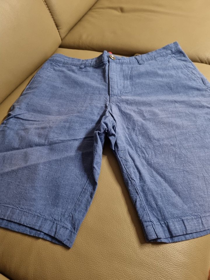 Jeans kurz mit längerem Bein blau Gr. 30 ZARA in Riesa