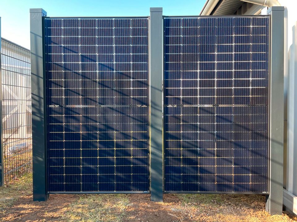 ☀️ ca. 20m SolarZaun mit 7,14 kWp Aluminium massiv  - 17 Stk 420 Watt Bifaciale Solarmodule ☀️ Die selbstfinanzierende Alternative zu WPC Zaun oder Doppelstabmattenzaun mit Sichtschutz Vertikal PV in Seesen