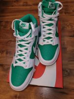 Nike Dunk High Retro BTTYS, White / Pine Green, EU45/UK10/US11 Sachsen - Halsbrücke Vorschau