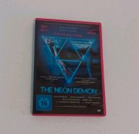 ALLES MUSS RAUS!! The Neon Demon Berlin - Spandau Vorschau