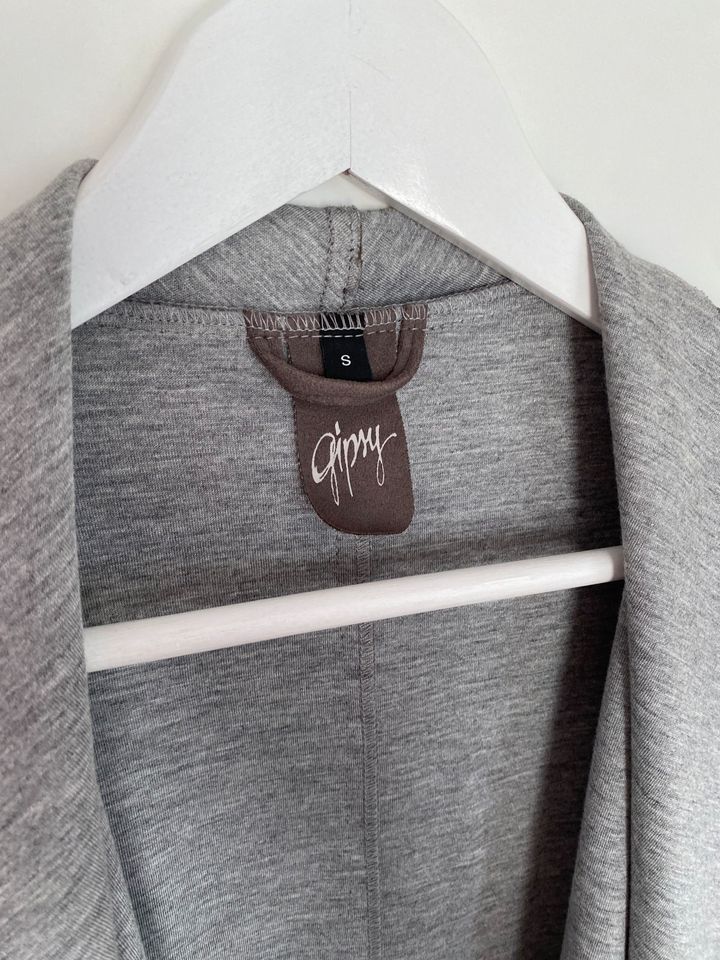 Neuw Gipsy Jacke Mantel cardigan Grau taupe Braun Wasserfall Gr S in Niebüll