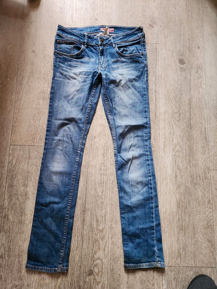 Mädchen Jeans lang und kurz Gr. 164 in Egeln