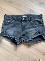 H&M Shorts grau schwarz 38 Jeans Hotpants Sachsen - Pirna Vorschau