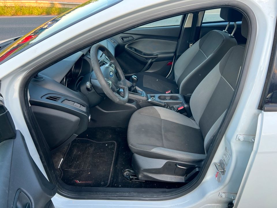 Ford Focus Ambiente in Hüde