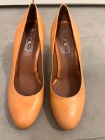 Orange farbene Stilettos / Pumps Gr.41 Bayern - Unterhaching Vorschau