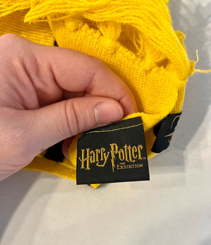 Hufflepuff Schal Harry Potter Exhibition in Limburg